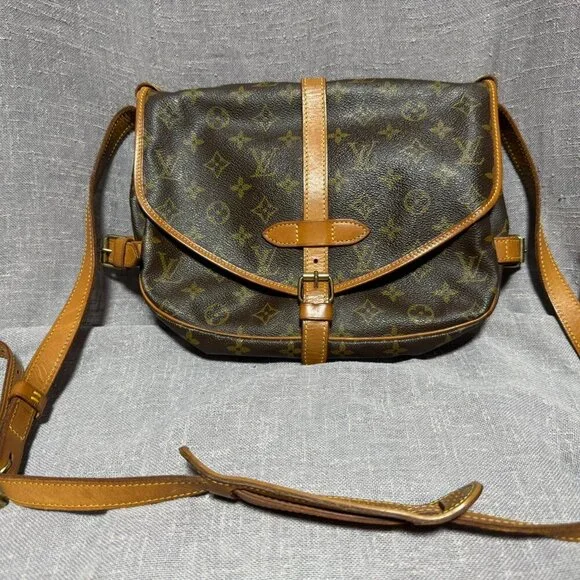**Authentic** Louis Vuitton Saumur 30 - Picture 15 of 15